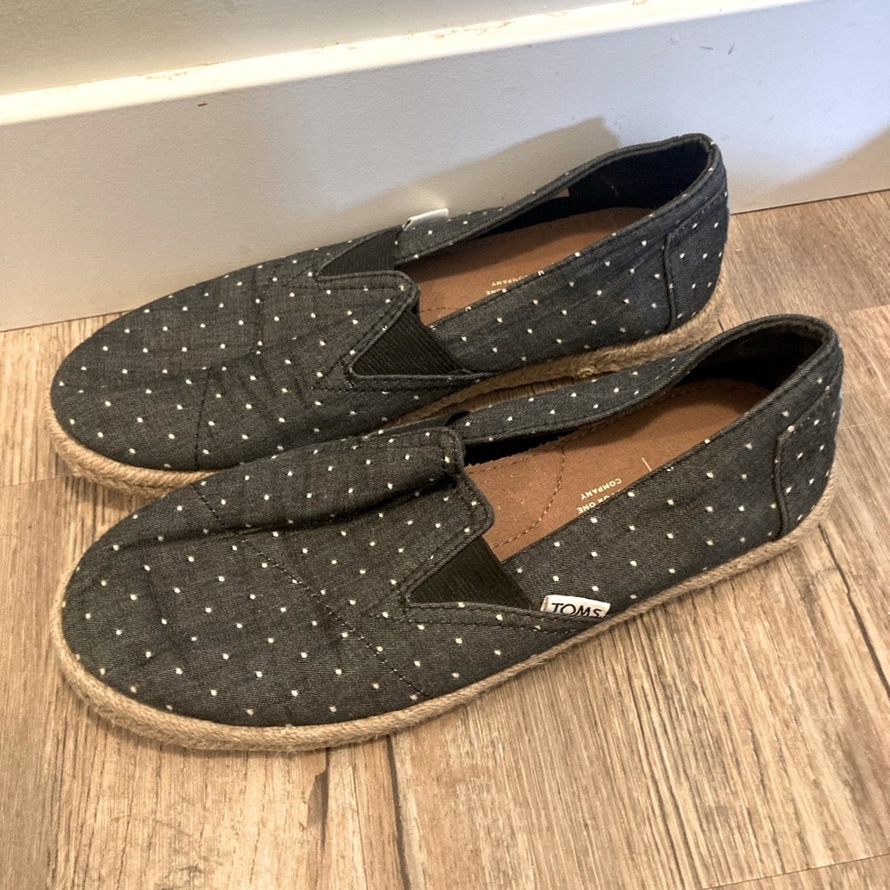 Toms Classic Denim Blue w White Polka Dots  Espridrille Womens Slip On Sz 8.5